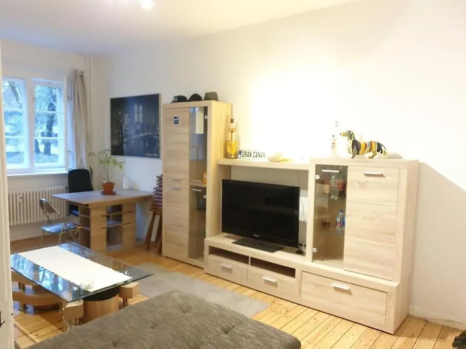 Gemuetliches Apartment Am Bach Nahe Bus Und Bahn Berlín