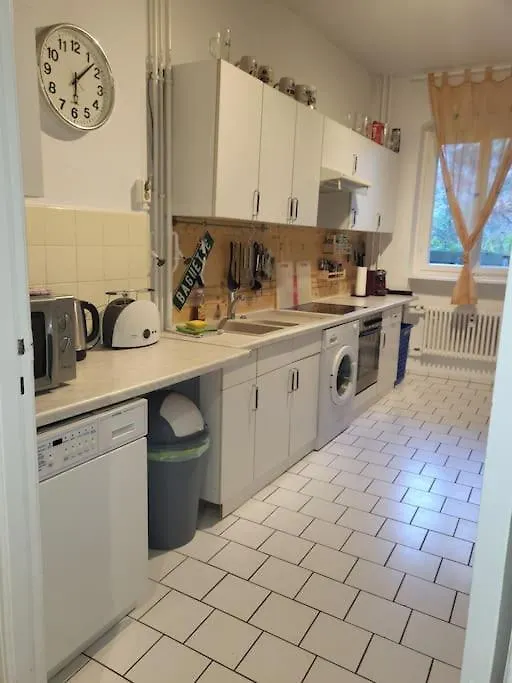 Gemuetliches Apartment Am Bach Nahe Bus Und Bahn Berlín