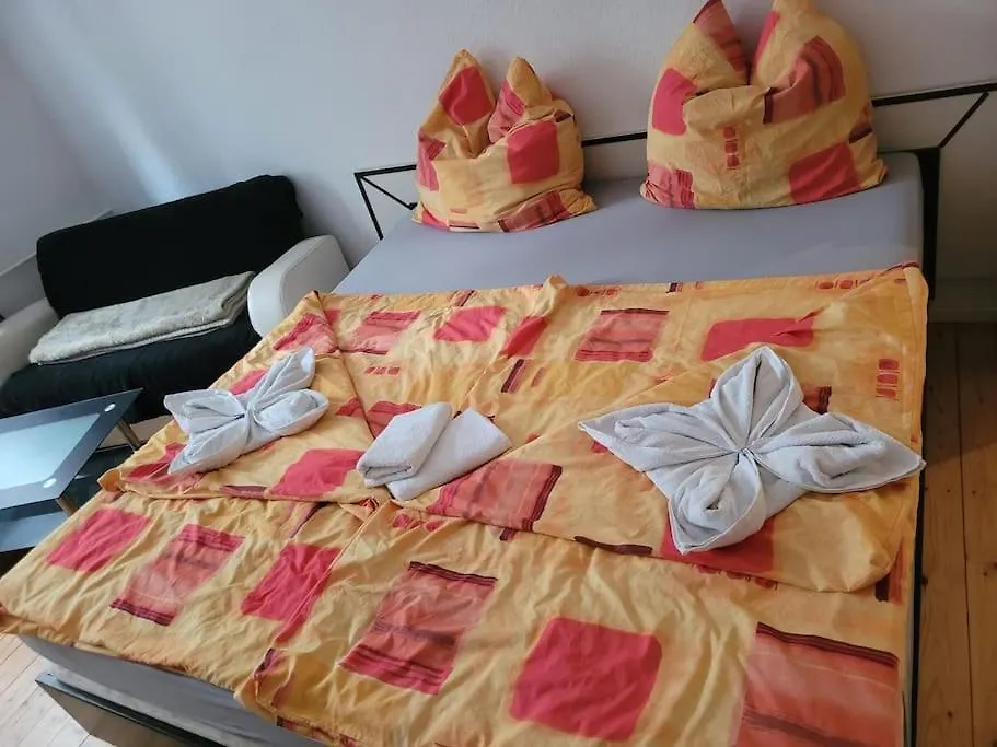 Gemuetliches Apartment Am Bach Nahe Bus Und Bahn Berlín Alemania