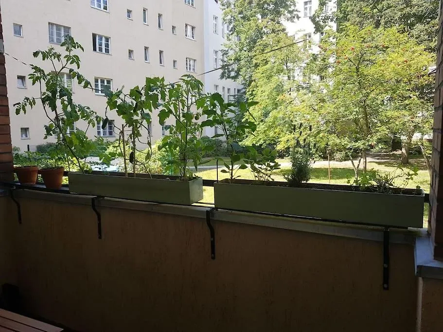 Gemuetliches Apartment Am Bach Nahe Bus Und Bahn Berlim